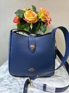 Coach CW002 Hadley Pebbled Leather Deep Blue Turnlock File Bag - NWT $325 Retail